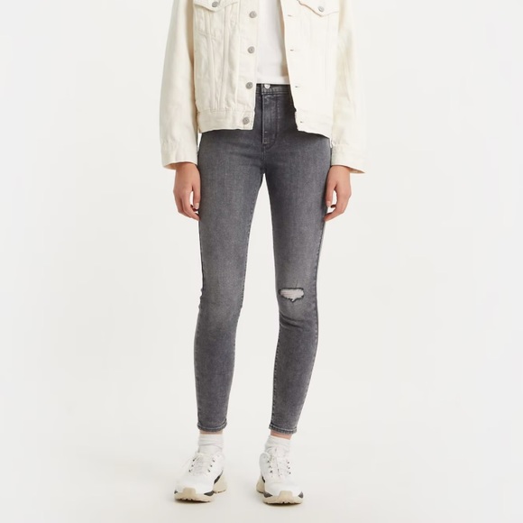 Pics from website are illustrative, jeans for sale does not have ripped knee - Picture 5 of 5